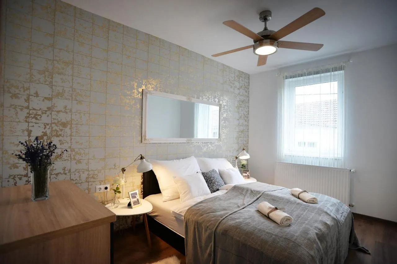 One Luxury Suites Eger 0*,  Hungary