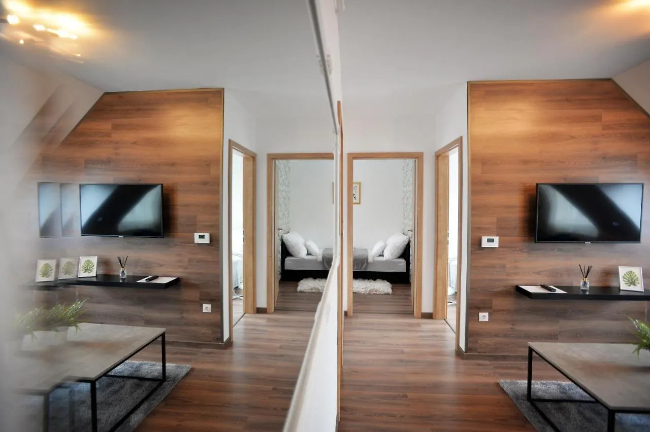 One Luxury Suites Eger 0*,